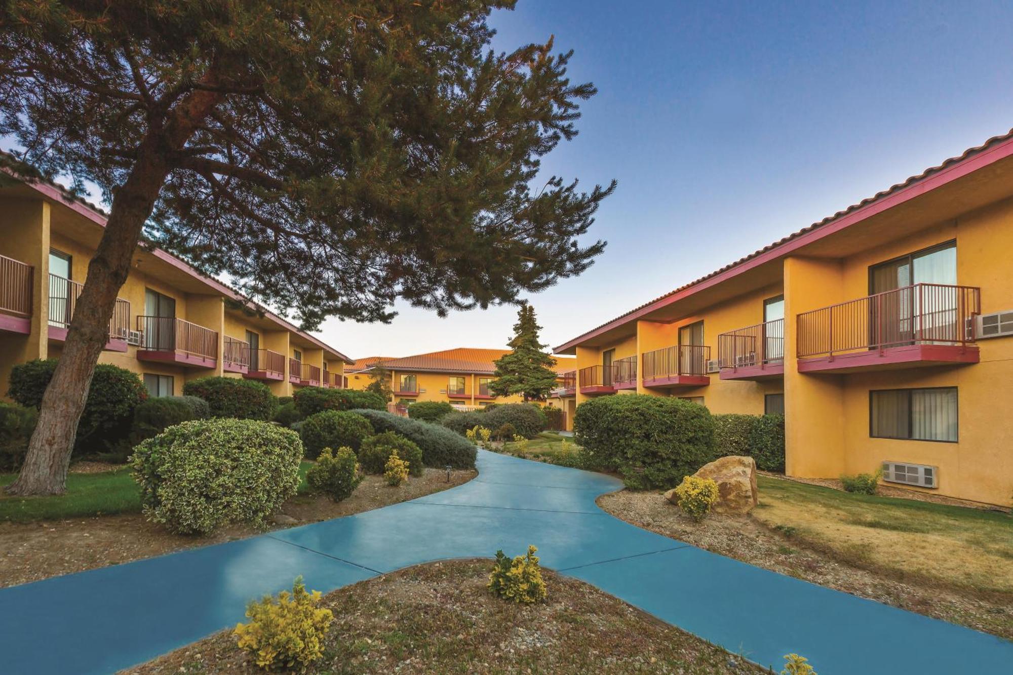 Hotel Baymont By Wyndham Tehachapi Exterior foto