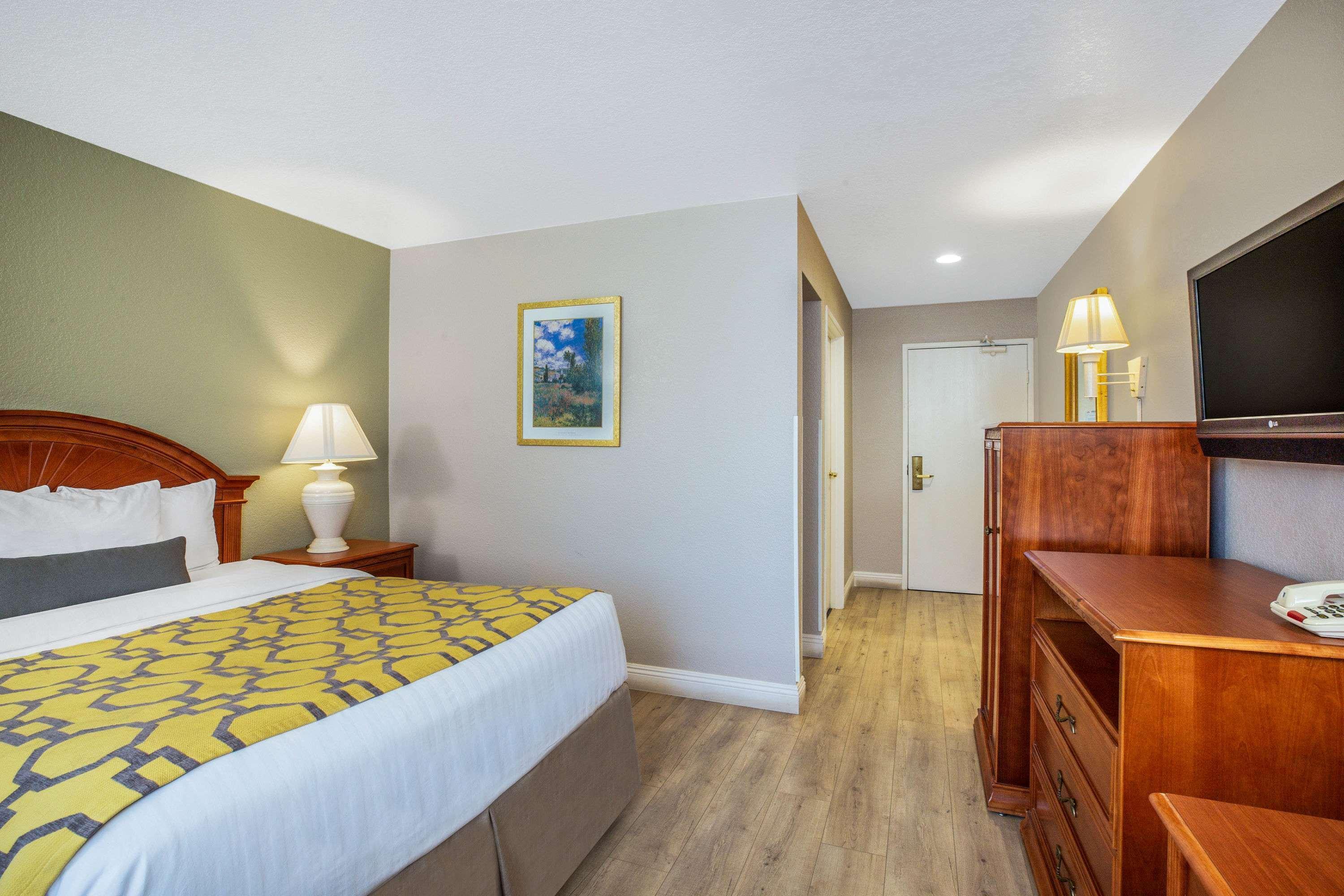 Hotel Baymont By Wyndham Tehachapi Exterior foto