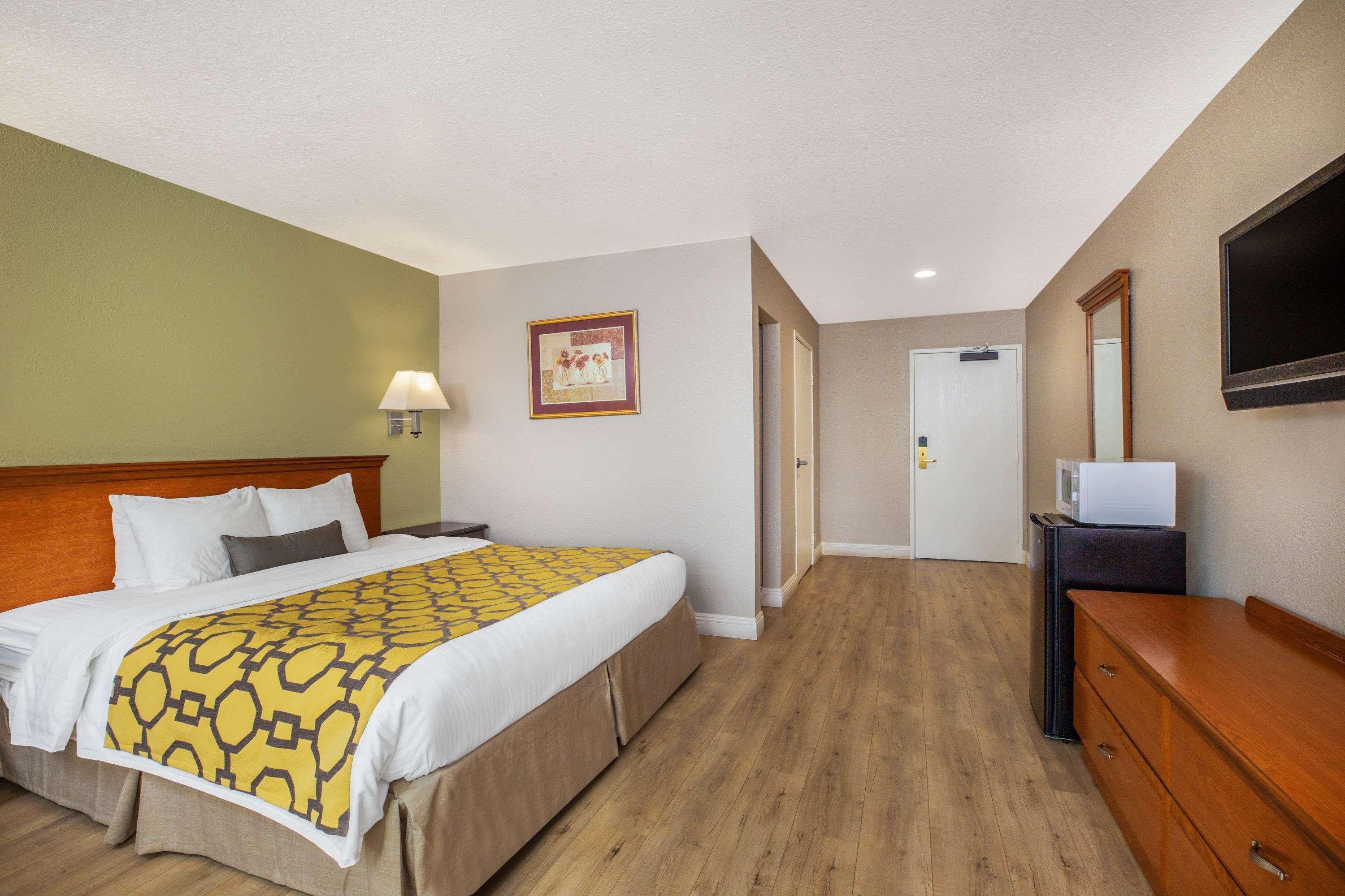 Hotel Baymont By Wyndham Tehachapi Exterior foto