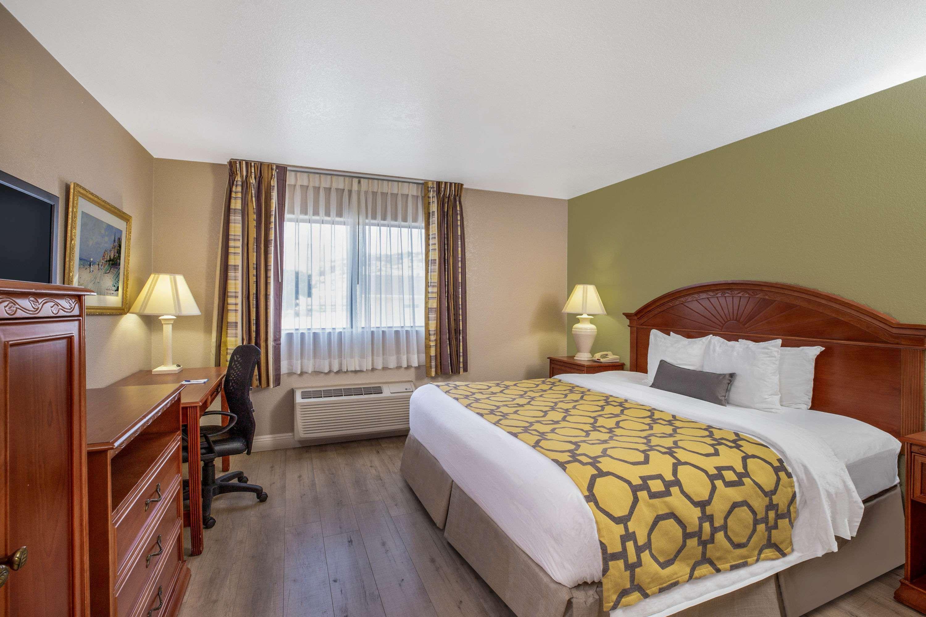Hotel Baymont By Wyndham Tehachapi Exterior foto